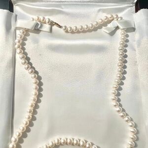 Elegant White Pearl Necklace